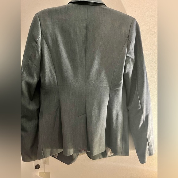 Blazer - Picture 4 of 4